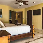 Hermosa Mayette Villa By Chezplaya