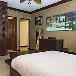 Hermosa Mayette Villa By Chezplaya
