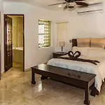 Hermosa Mayette Villa By Chezplaya