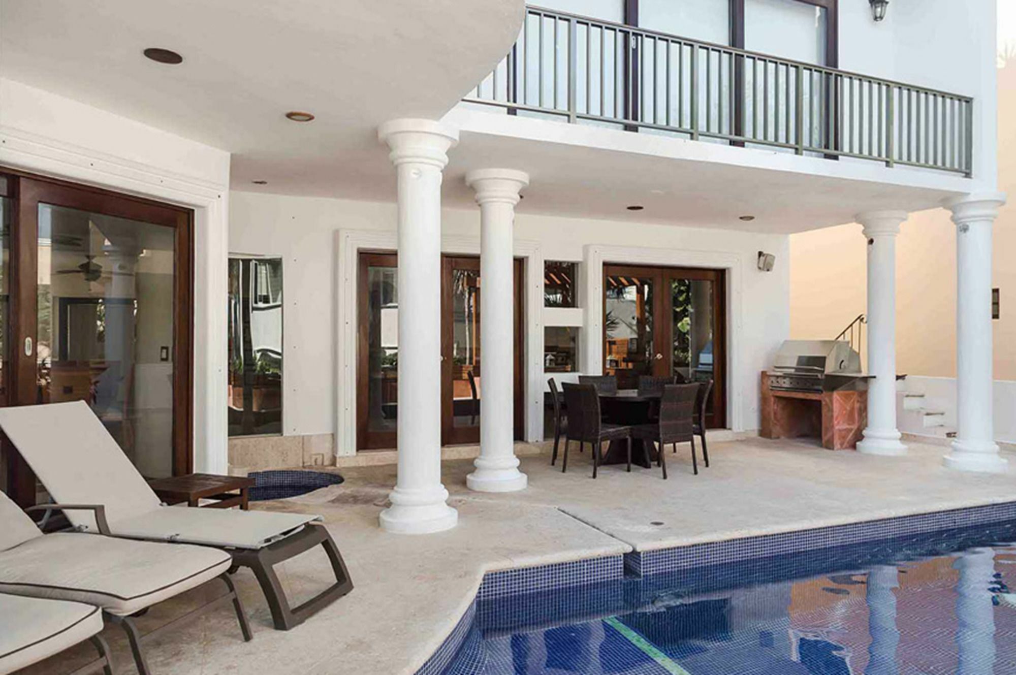 Hermosa Mayette By Chezplaya * Playa del Carmen